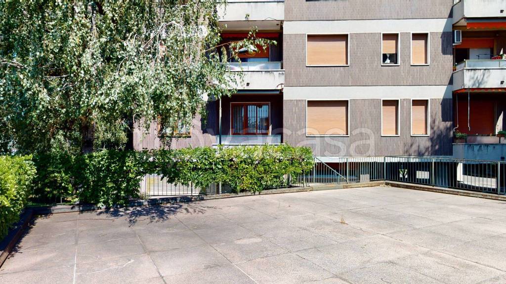 Appartamento in vendita a Milano via Attilio Regolo