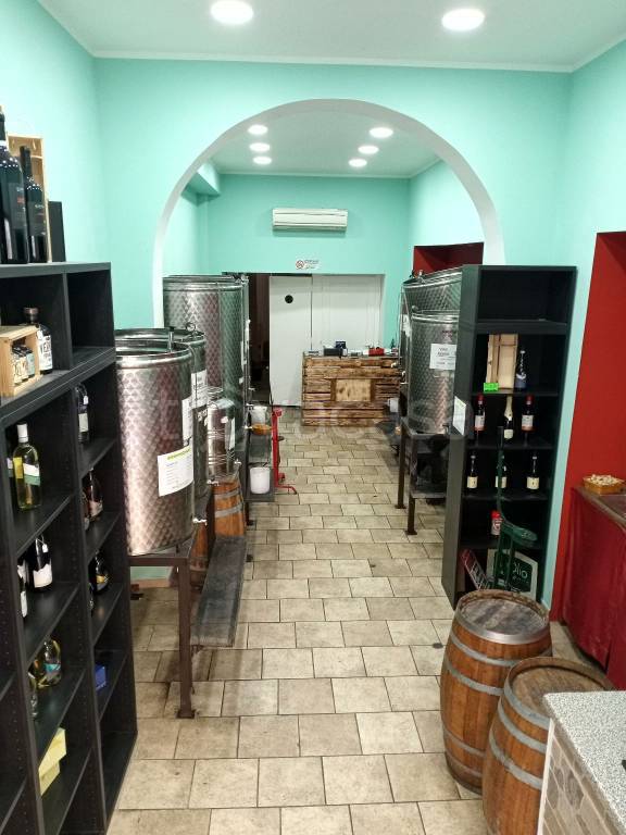 Enoteca/Wine Bar in in vendita da privato a Livorno via de Larderel, 28
