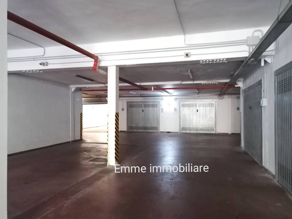 Garage in vendita a Messina viale Regina Margherita, 67