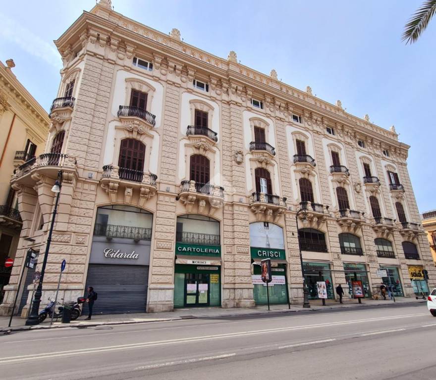 Appartamento in vendita a Palermo via Bandiera, 11