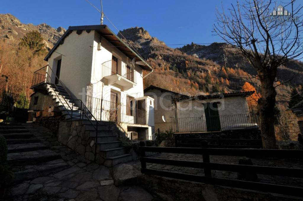 Casa Indipendente in vendita a Ronco Canavese frazione Arcando, snc