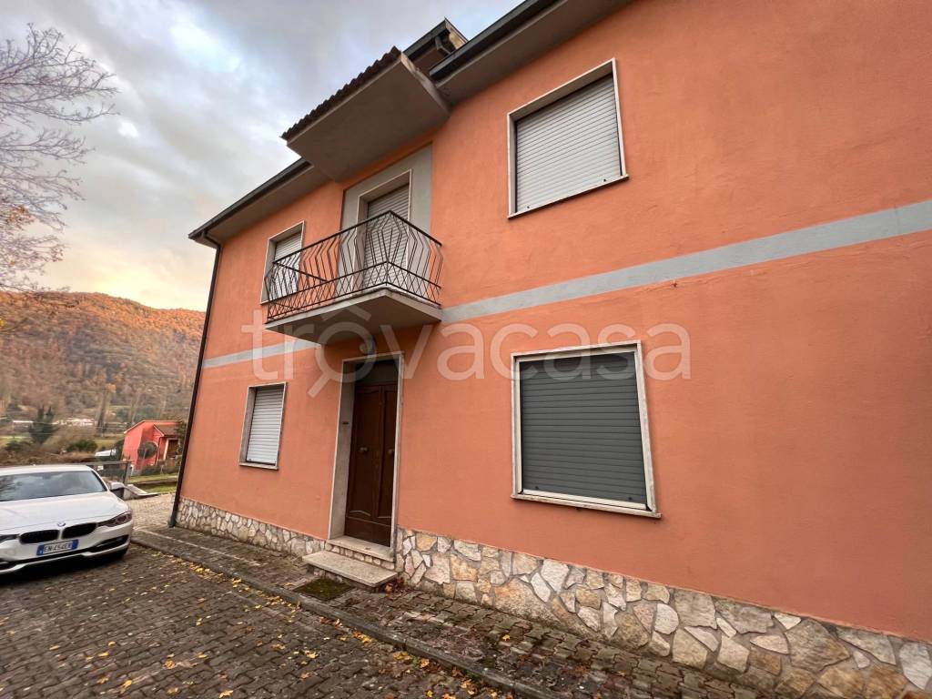Villa in vendita a Rieti via Salaria, 70