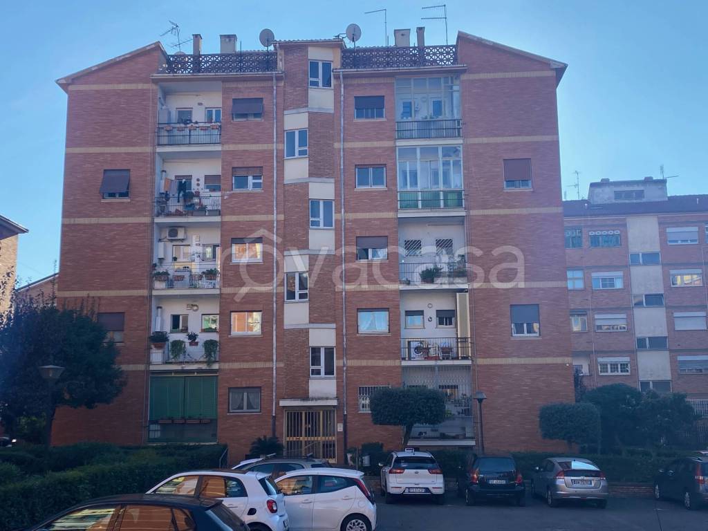 Appartamento in vendita a Roma via Giuseppe Berneri, 2