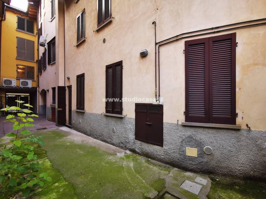 Casa Indipendente in vendita a Caravaggio piazza Locatelli