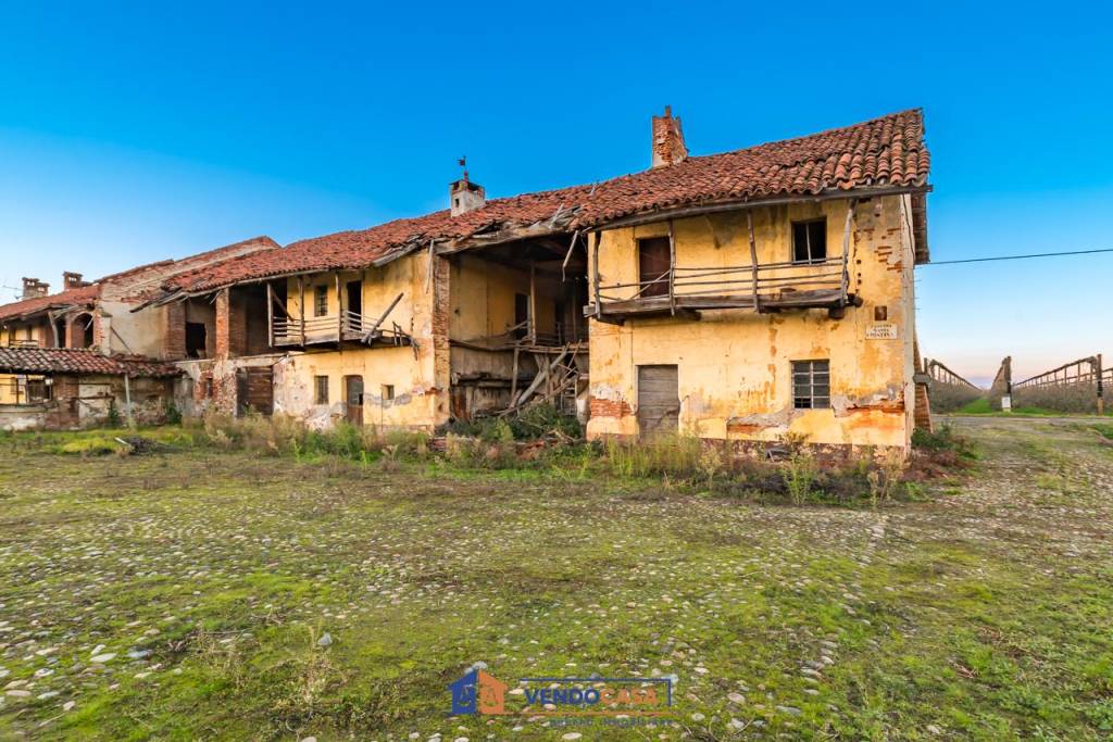 Casa Indipendente in vendita a Saluzzo via torrazza, 13