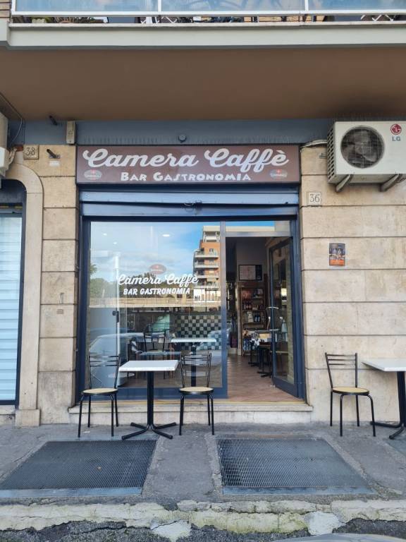 Bar in in vendita da privato a Roma via Guglielmo Ciamarra, 36