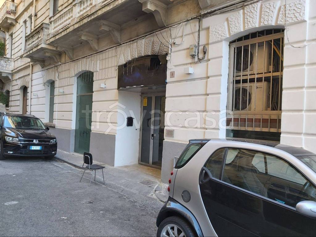 Negozio in in vendita da privato a Salerno via Porto, 8