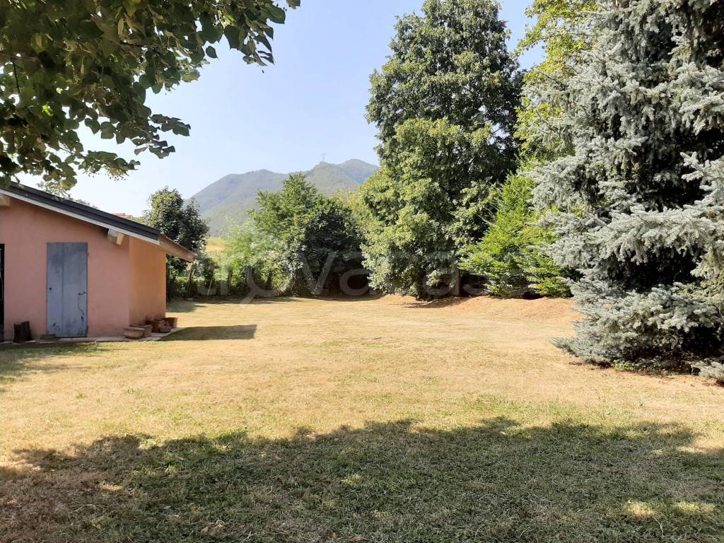 Villa in vendita a Calestano via Giuseppe Mazzini