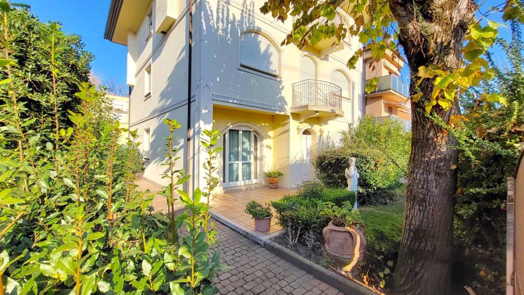 Appartamento in vendita a Riccione viale Galileo Ferraris