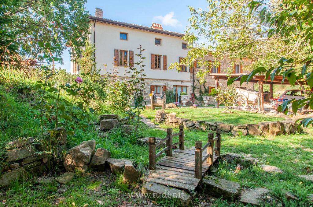 Casale in vendita ad Assisi frazione Paradiso