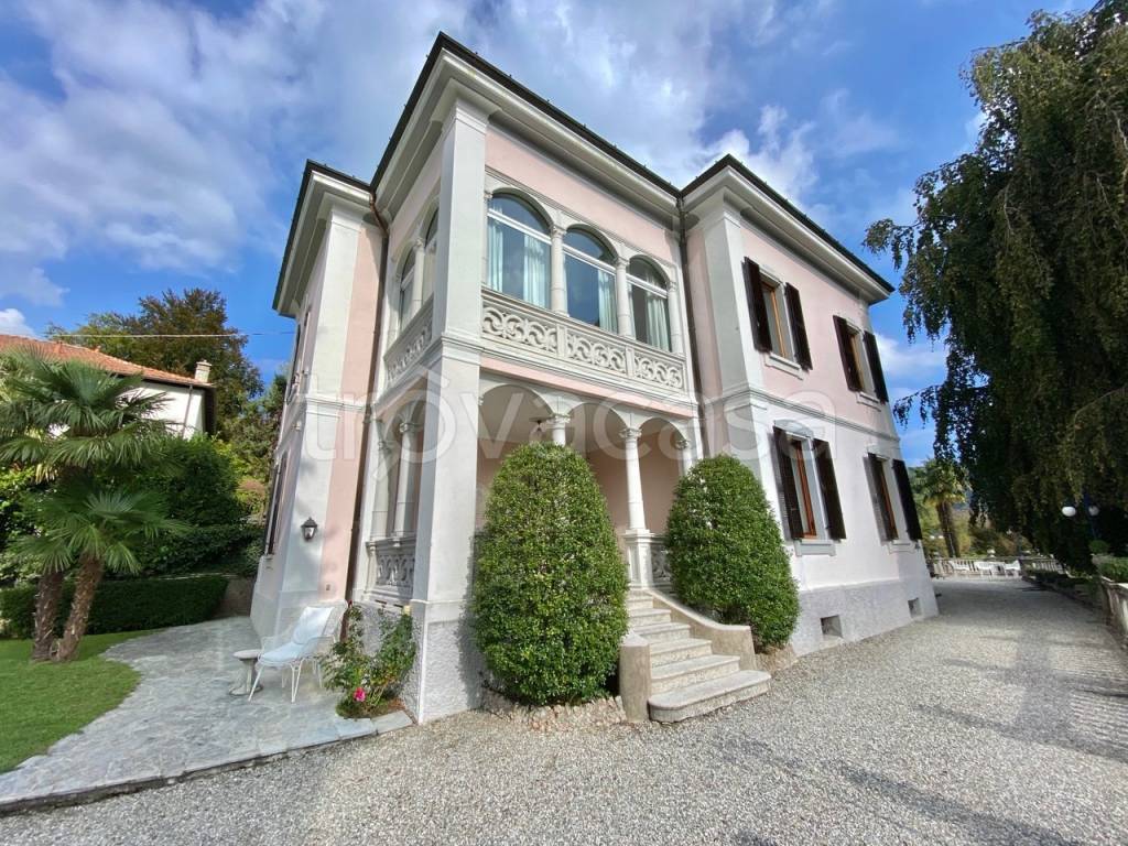 Villa in vendita a Cassano Valcuvia x