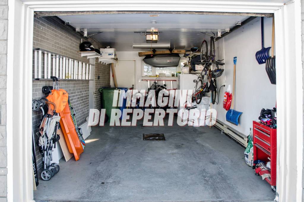 Garage in vendita a Viterbo via Genova