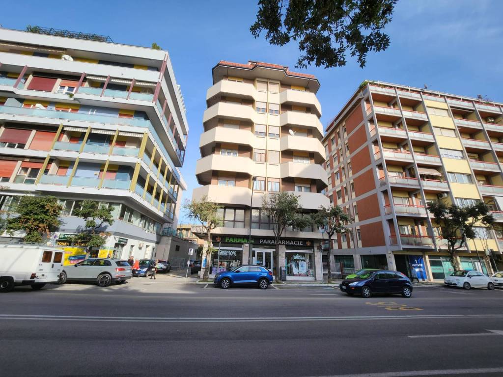 Ufficio in vendita a Pescara viale Marconi, 135