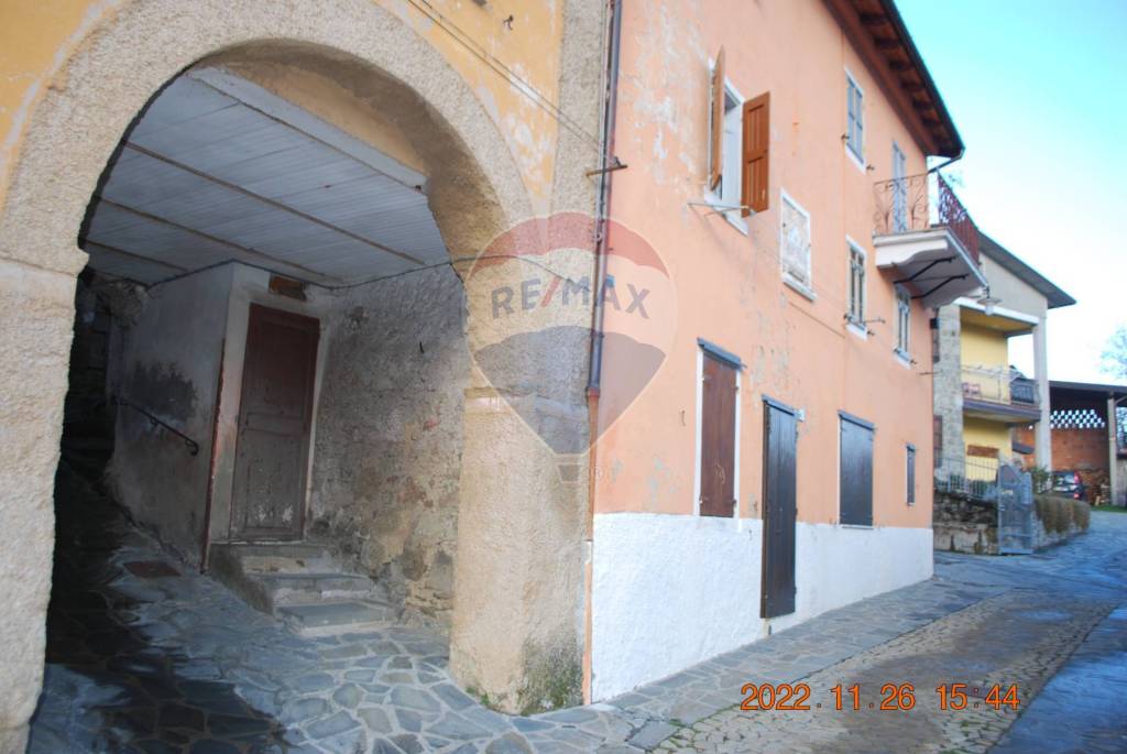 Appartamento in vendita a Ventasso via San Rocco, 28