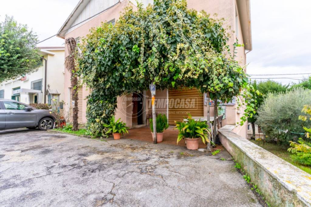 Casa Indipendente in vendita a Montecosaro via Monte della Giustizia 45