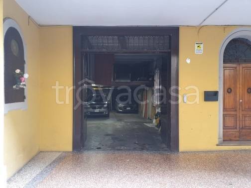 Garage in vendita a Bologna strada Maggiore ad.Ze