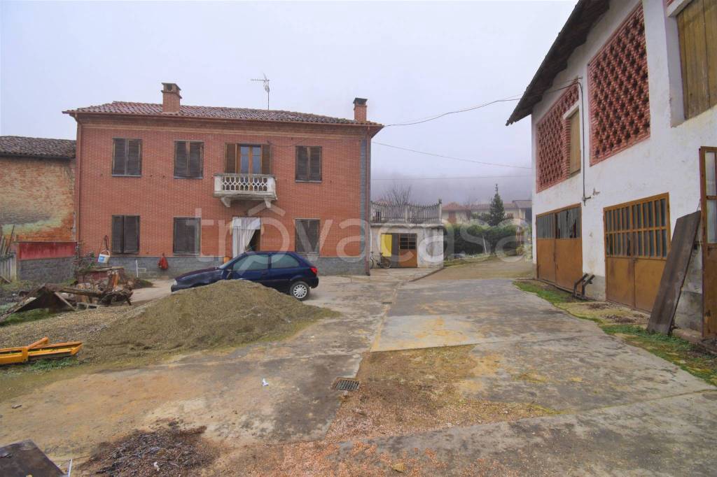 Casale in vendita a Montegrosso d'Asti via Vallone