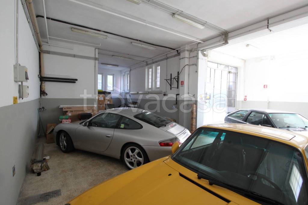 Garage in vendita a Trieste