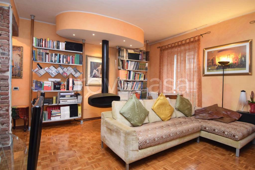 Appartamento in vendita a Biella via Cottolengo, 5