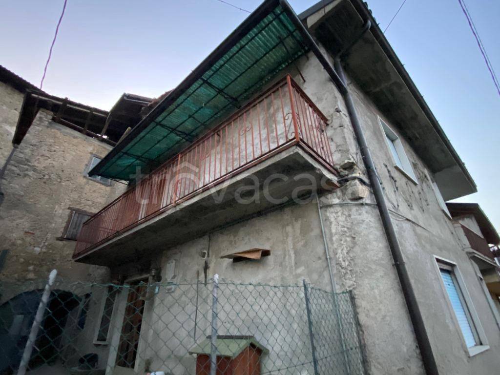 Casa Indipendente in vendita a Strozza via Ca' Campo