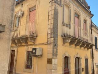 Casa indipendente in vendita a noto via pier capponi, 27