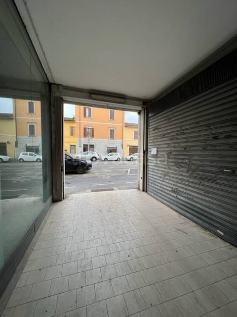 Magazzino in vendita a Cremona via Brescia, 24