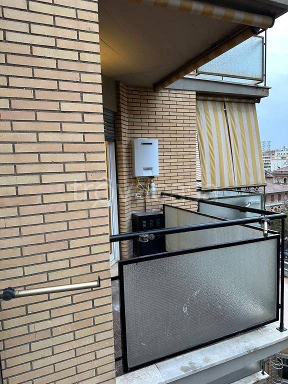Appartamento in affitto a Roma via Cesare Pascarella