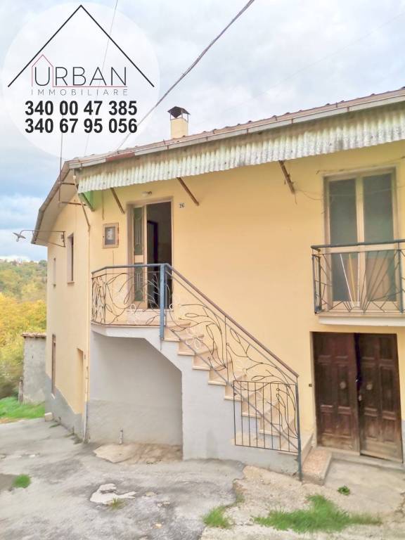 Casa Indipendente in vendita a L'Aquila via Piagge, 26