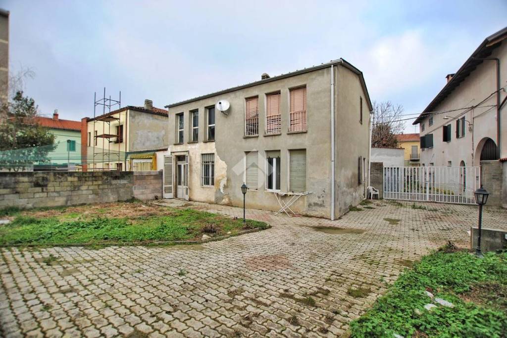 Casa Indipendente in vendita a Livorno Ferraris via Dante Alighieri, 53