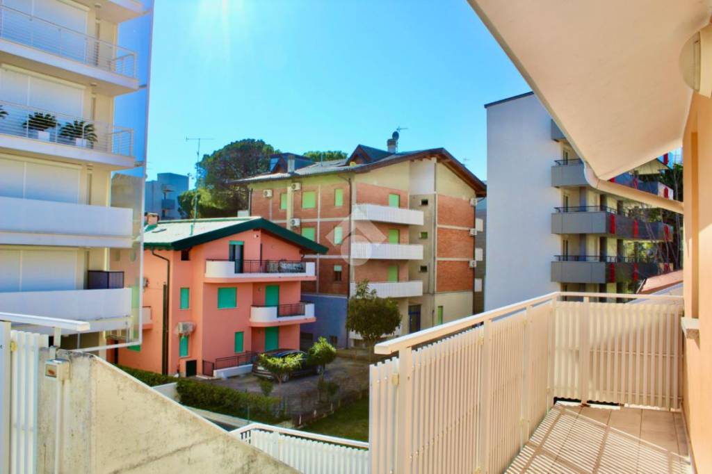 Appartamento in vendita a Lignano Sabbiadoro viale Miramare, 44