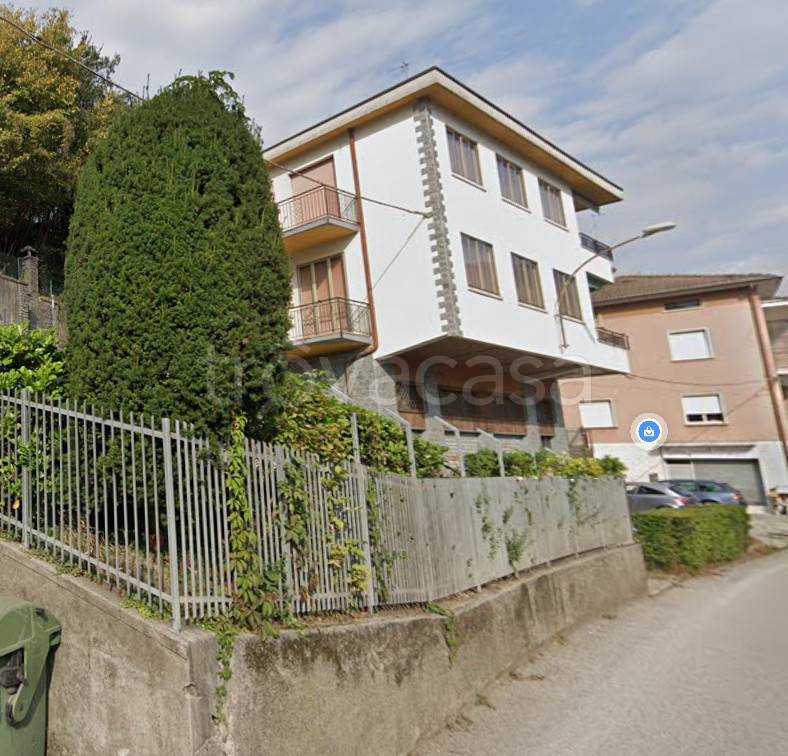 Villa Bifamiliare in vendita a Camoneone corso Italia