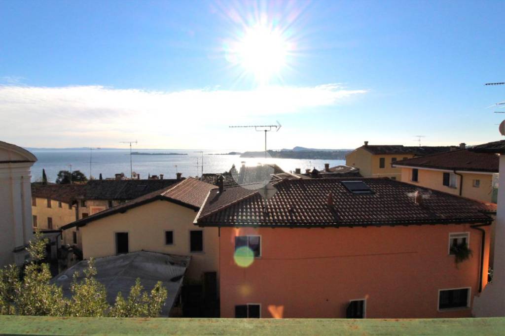 Casa Indipendente in vendita a Gardone Riviera via Delfino, 41