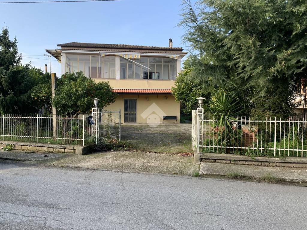 Villa in vendita a Caiazzo via Cesarano, 25