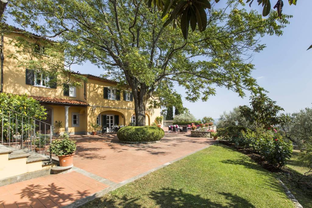 Villa in vendita a Prato via della Rimpolla