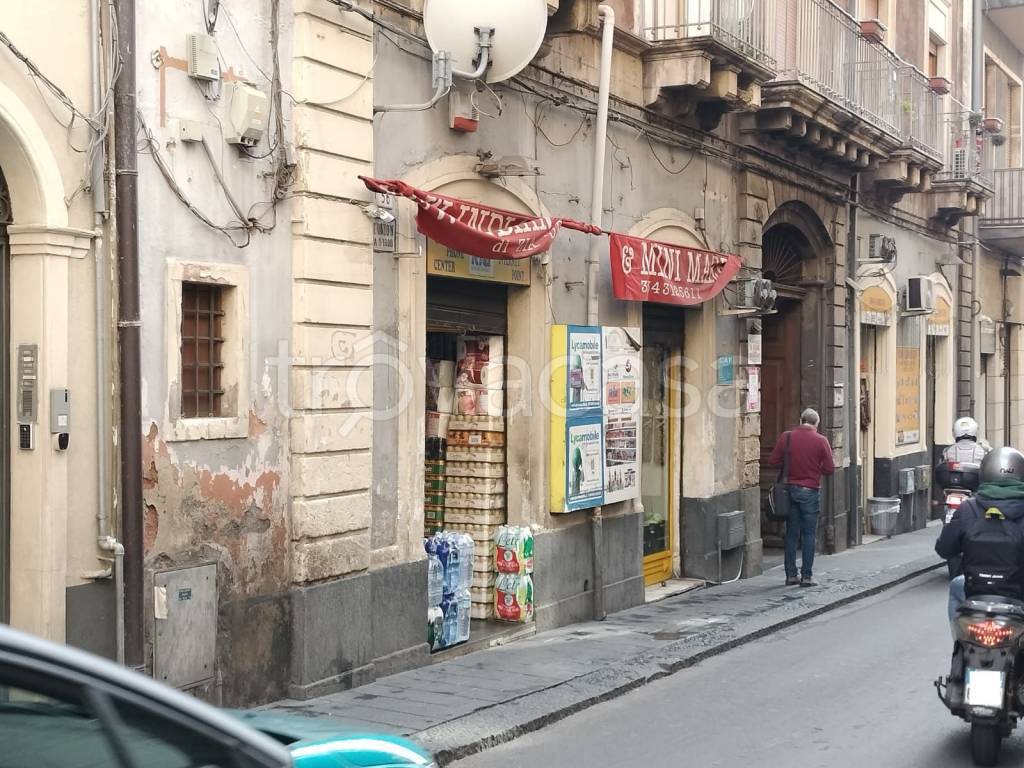 Negozio in vendita a Catania via Monsignor Ventimiglia, 56