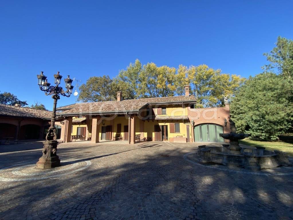 Villa in vendita a Garlasco via Parasacco