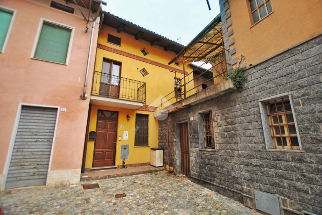 Casa Indipendente in vendita a Livorno Ferraris via Cavour, 59