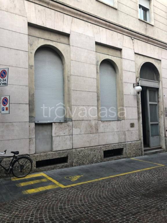 Ufficio in vendita a Novara via felice cavallotti, 31