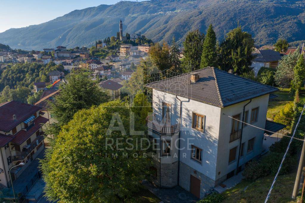 Villa in vendita a Rota d'Imagna