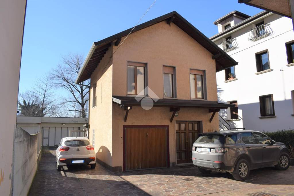 Casa Indipendente in vendita a Darfo Boario Terme via Manifattura V. Olcese, 100