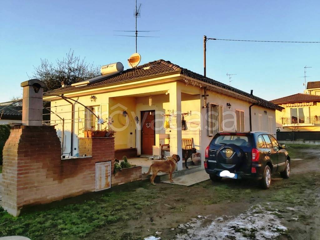 Villa Bifamiliare in vendita a Robbio viale Antonio Gramsci