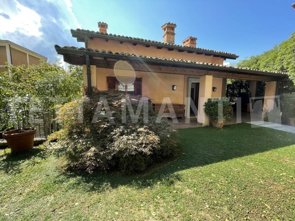 Villa in vendita a Como via Prudenziana, 15