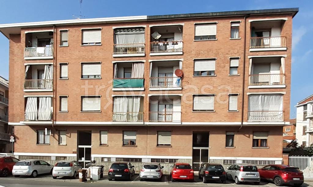 Intero Stabile in vendita a Moncalieri via Camillo Benso di Cavour, 19