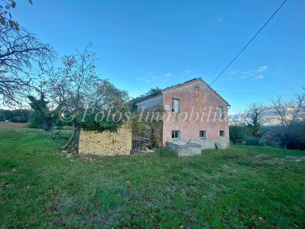 Casale in vendita a Falerone contrada Patrignone, 16