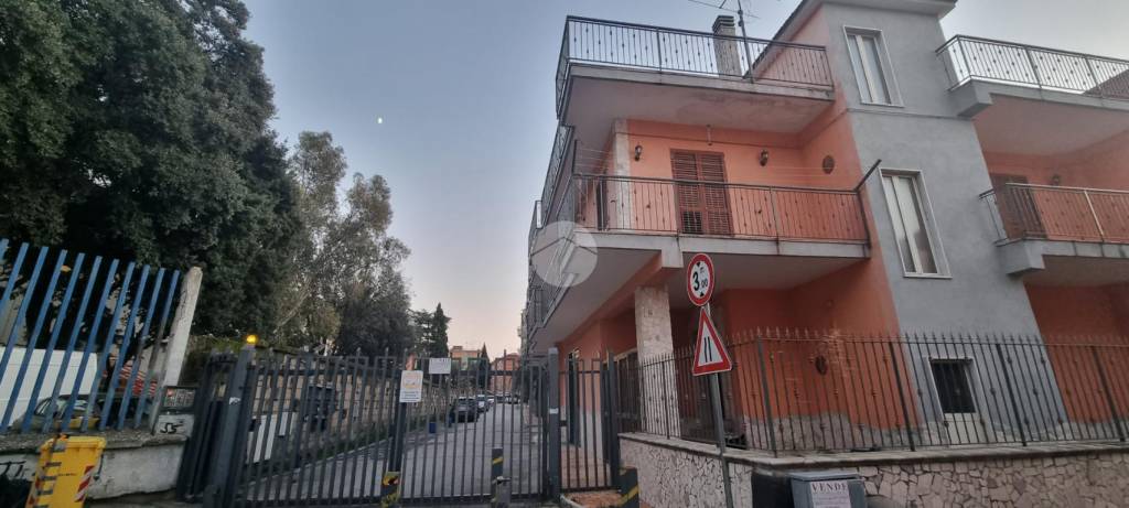 Appartamento in vendita a Napoli via Giambattista Vela, 55