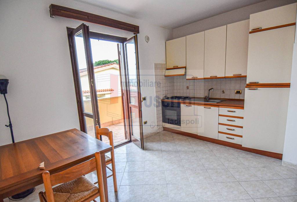 Appartamento in vendita a Ladispoli via Trapani