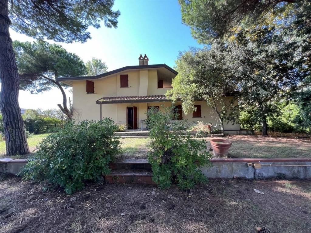 Villa in vendita a Camaiore via Dante Alighieri, 34