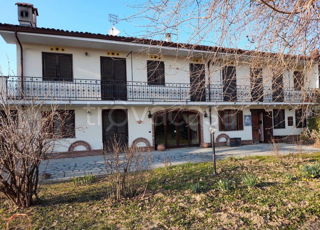 Casa Indipendente in vendita a Santo Stefano Roero frazione Nostra Signora delle Grazie