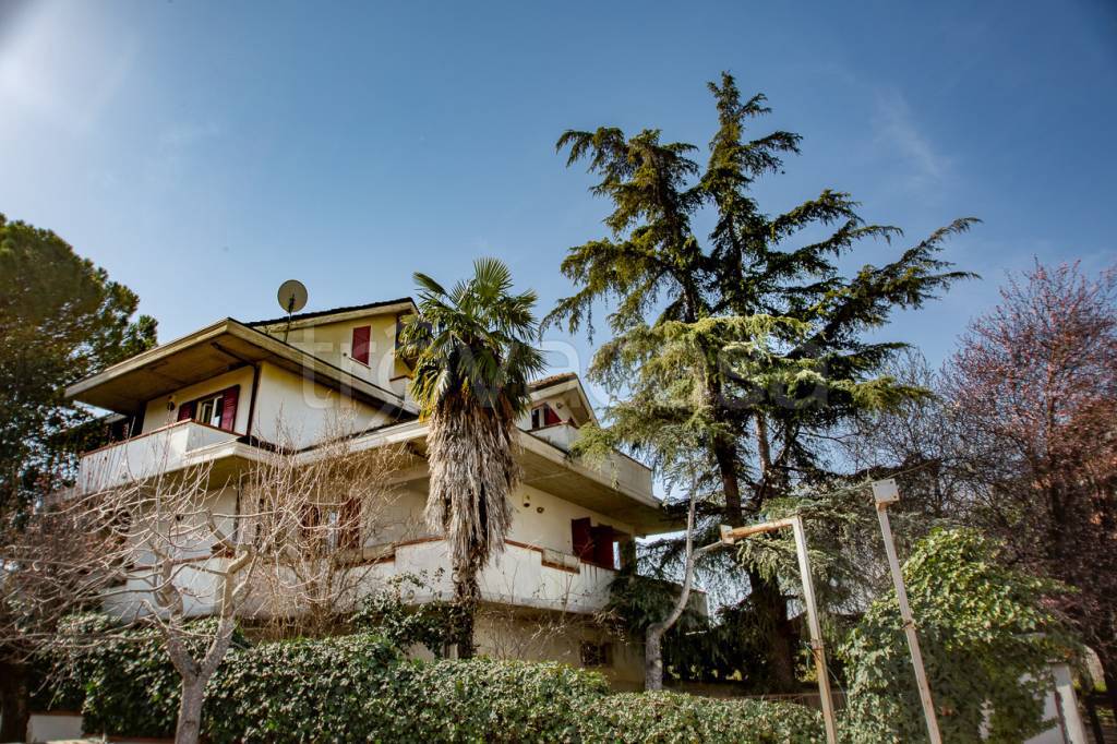 Villa in vendita a Chieti via Vezzola, 4