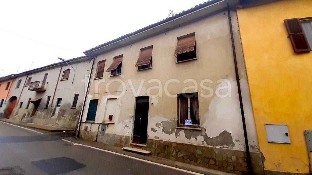 Casa Indipendente in vendita a Sannazzaro de' Burgondi via Po